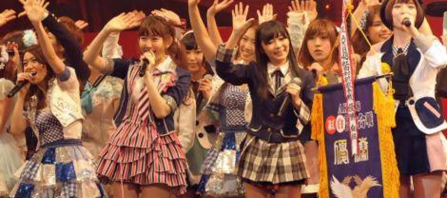 AKB48  объявили участниц белой и красной команд для своего'Kohaku'