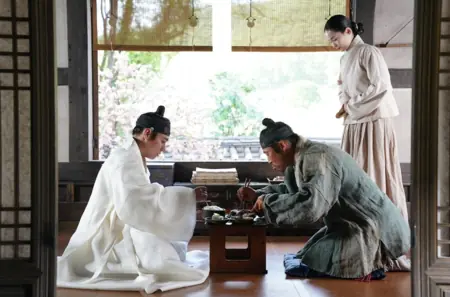 Фильм Человек, живущий с королем / The Man Who Lives with the King  /  왕과 사는 남자