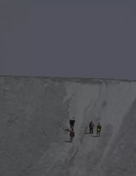 Периферия базы / The Periphery of the Base  /  基地之侧