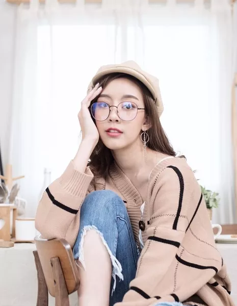 Ploysine Ravisara Suksomriam / Ploysine Ravisara Suksomriam / รวิสรา สวยสมเรียม - Азияпоиск - Дорамы, фильмы и музыка Азии