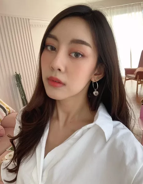 Ploysine Ravisara Suksomriam / Ploysine Ravisara Suksomriam / รวิสรา สวยสมเรียม - Азияпоиск - Дорамы, фильмы и музыка Азии