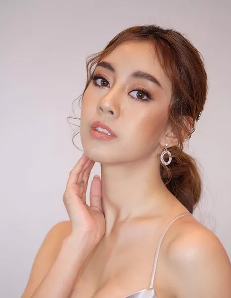 Ploysine Ravisara Suksomriam / Ploysine Ravisara Suksomriam / รวิสรา สวยสมเรียม - Азияпоиск - Дорамы, фильмы и музыка Азии