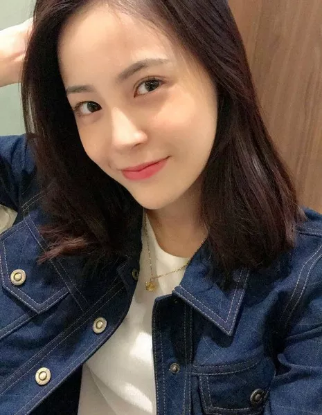  Ло Синь Синь / Luo Xin Xin / 罗欣馨