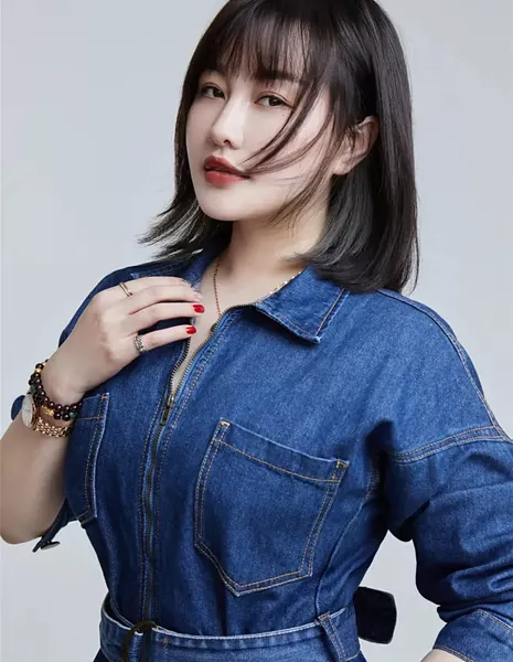 Ван Сяо Цин / Wang Xiao Qing  / 王晓庆