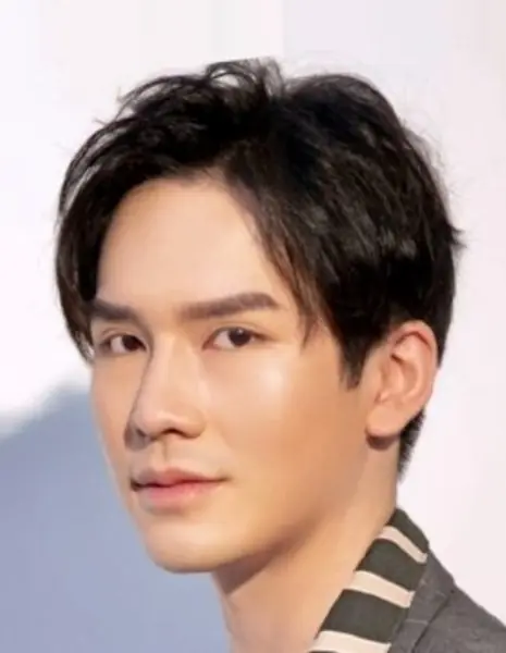 Ван Хэ Юй / Wang He Yu (1996) / 王鹤宇