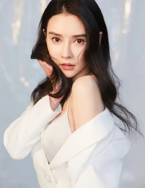  Ду Фэн Синь И / Du Feng Xin Yi  / 杜冯欣怡