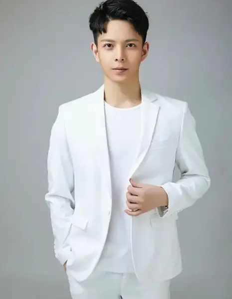 Го Цзы Жуй / Guo Zi Rui / 郭子瑞