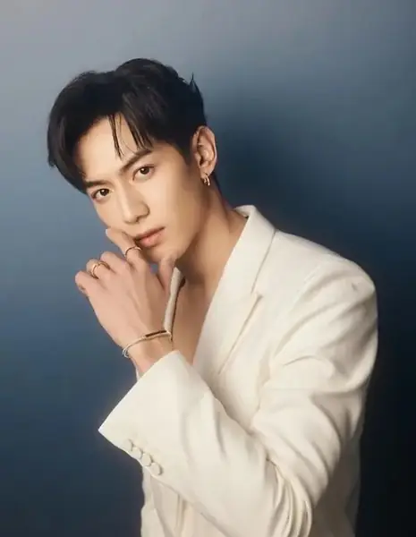 Е Вэнь / Ye Wen / 业文