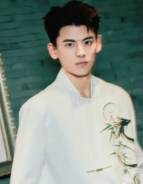  Ин Чжи Хун / Ying Zhi Hong / 应之鸿