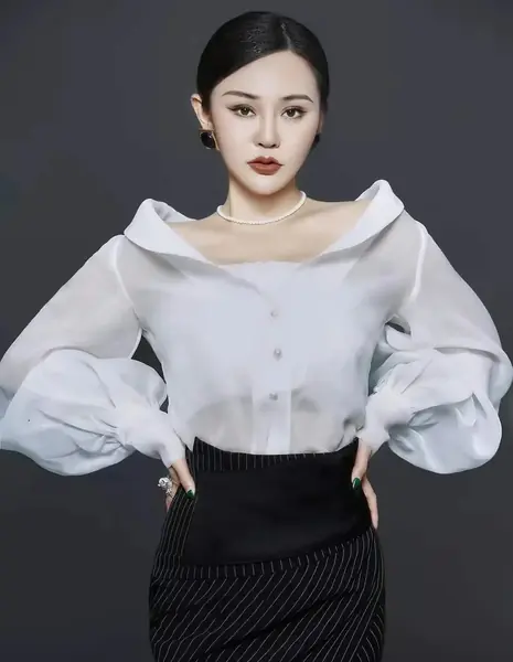 Ли Юэ Синь Лэй / Li Yue Xin Lei / 李越昕蕾