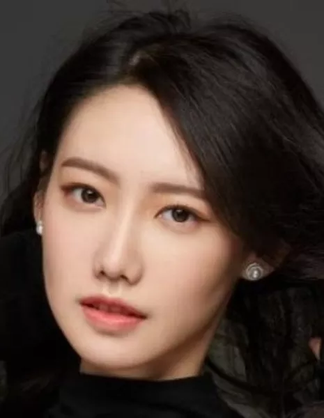 Юэ Цин Ин / Yue Qing Ying /  岳青颖