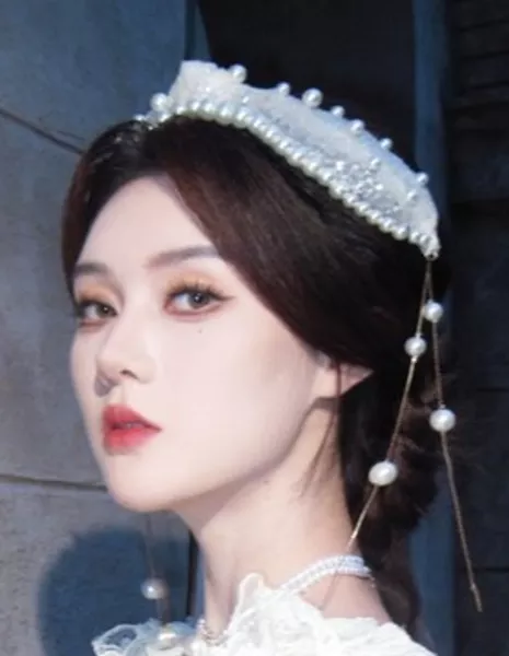 Янь Эр / Yan Er /  彦儿