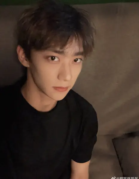   / Ху Хэ Жань / Hu He Ran /  胡贺然 / Hu He Ran