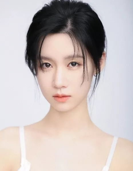 Кан И Фань / Kang Yi Fan / 康依凡 - Азияпоиск - Дорамы, фильмы и музыка Азии