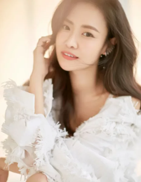 Чжан Вэнь Цянь / Zhang Wen Qian / 张玟芊