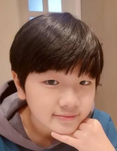 Ху Цянь Юнь / Hu Qian Yun /  胡千允