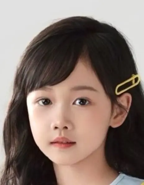 Хэ И Ин / He Yi Ying /  何伊滢