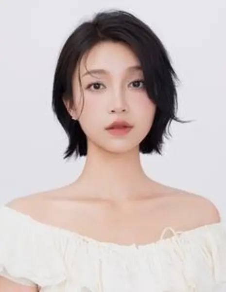 Ай Цзин И / Ai Jing Yi /  艾婧懿