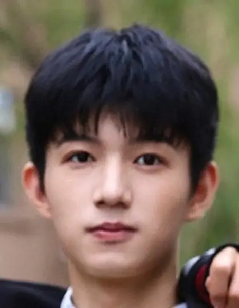 Лян Бей И / Liang Bei Yi /  梁贝易